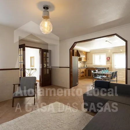White House By Acasadascasas Holiday home *